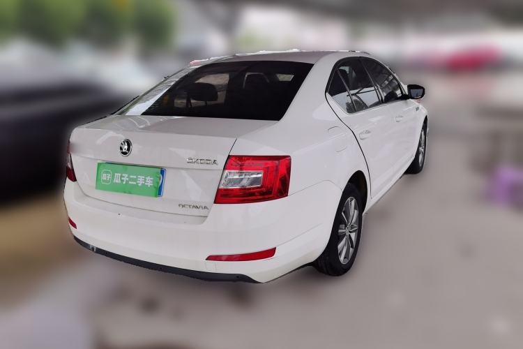 Used Skoda Octavia 2016 1.6L Automatic Chuanxing Edition Rear Right 45 Deg