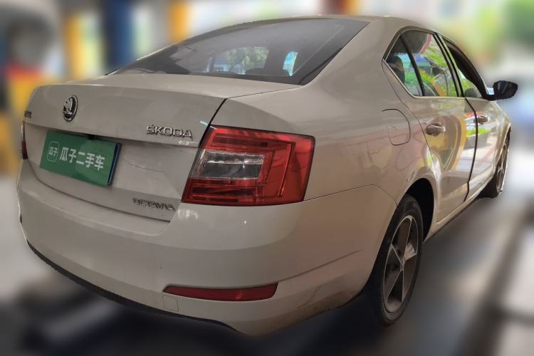 Used Skoda Octavia 2016 1.6L Automatic Chuanxing Edition Rear Right 45 Deg