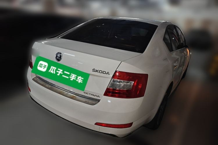 Used Skoda Octavia 2016 1.6L Automatic Smart Drive Edition Rear Right 45 Deg