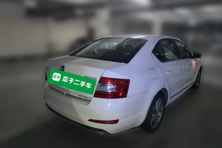 Used Skoda Octavia 2016 1.6L Automatic Smart Drive Edition Rear Right 45 Deg