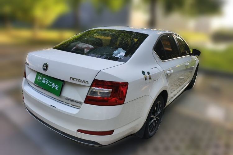 Used Skoda Octavia 2016 1.6L Automatic Smart Drive Edition Rear Right 45 Deg