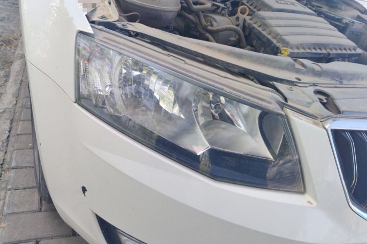 Used Skoda Octavia 2016 1.6L Automatic Chuanxing Edition Right Front Headlight