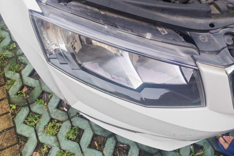 Used Skoda Octavia 2016 1.6L Automatic Smart Drive Edition Right Front Headlight