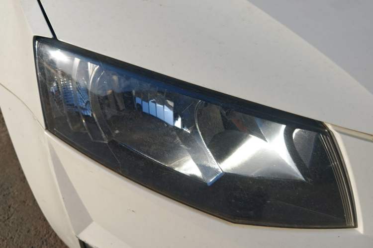 Used Skoda Octavia 2016 1.6L Automatic Smart Drive Edition Right Front Headlight