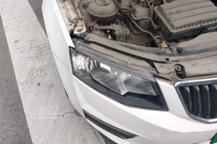 Used Skoda Octavia 2016 1.6L Manual Trend Edition Right Front Headlight
