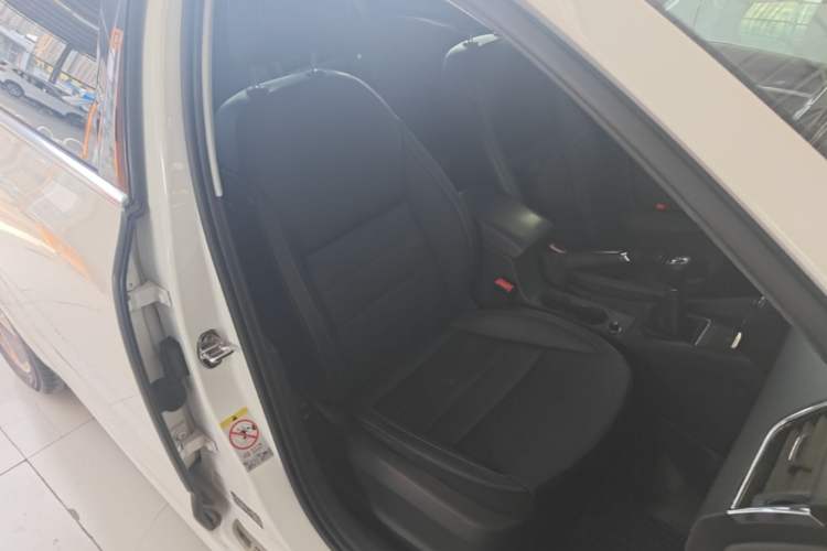 Used Skoda Octavia 2016 1.6L Manual Smart Drive Version Right Front Seat