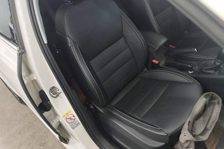 Used Skoda Octavia 2016 1.6L Automatic Smart Drive Edition Right Front Seat
