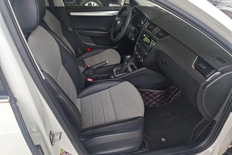 Used Skoda Octavia 2016 1.6L Automatic Chuanxing Edition Right Front Seat