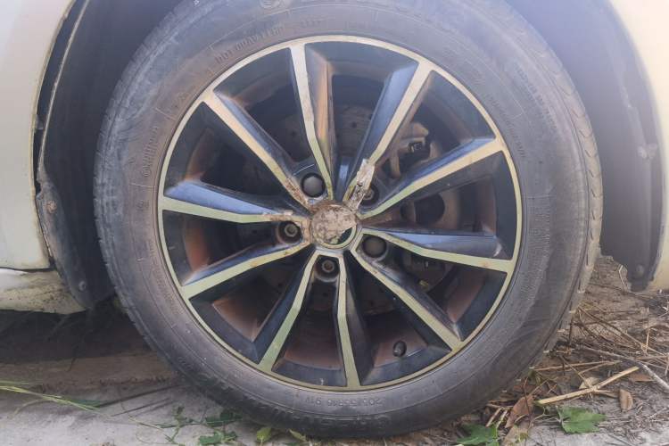Used Skoda Octavia 2016 1.6L Manual Smart Drive Version Right Front Wheel Hub