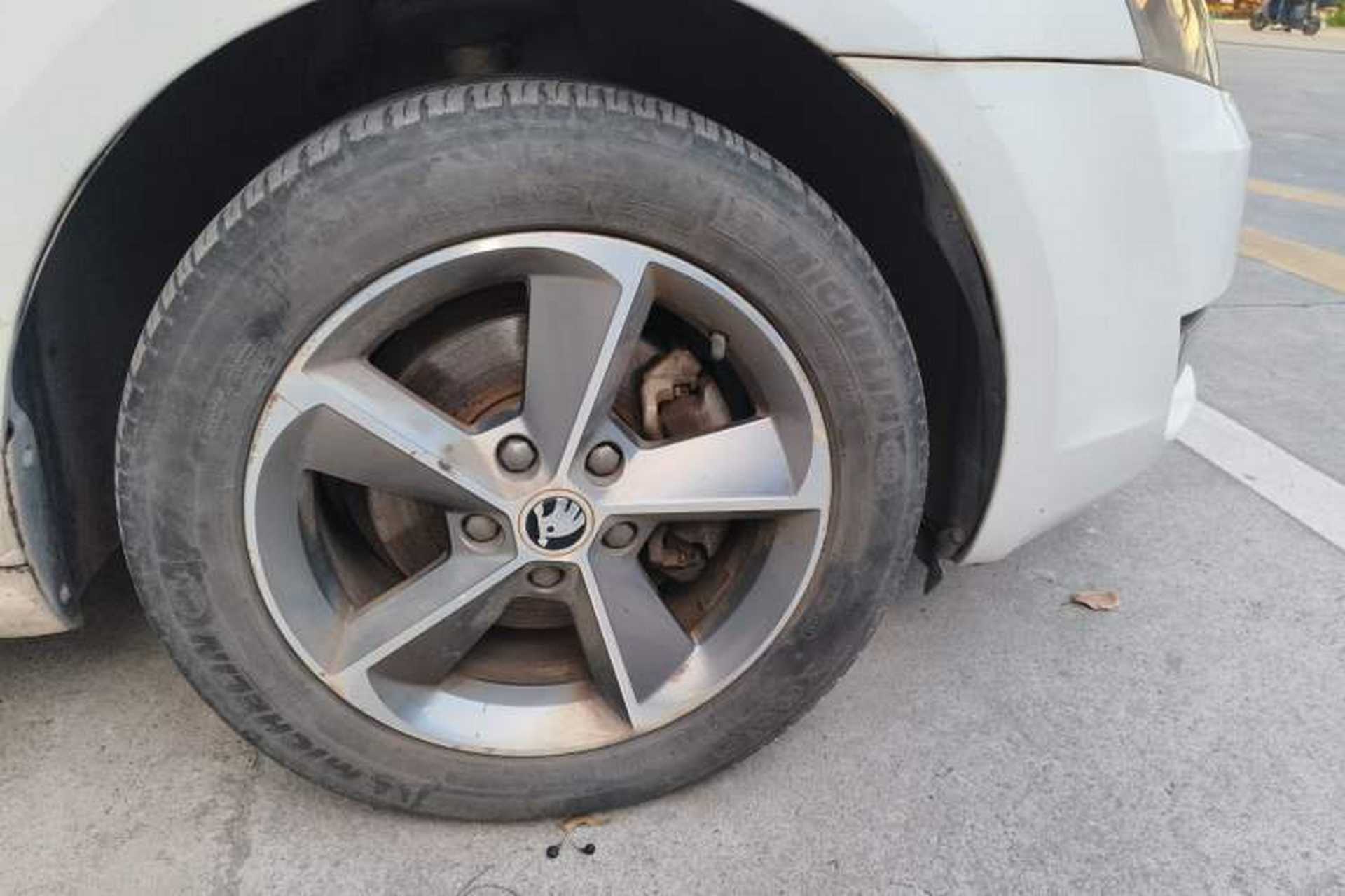 Used Skoda Octavia 2016 1.6L Automatic Chuanxing Edition Right Front Wheel Hub