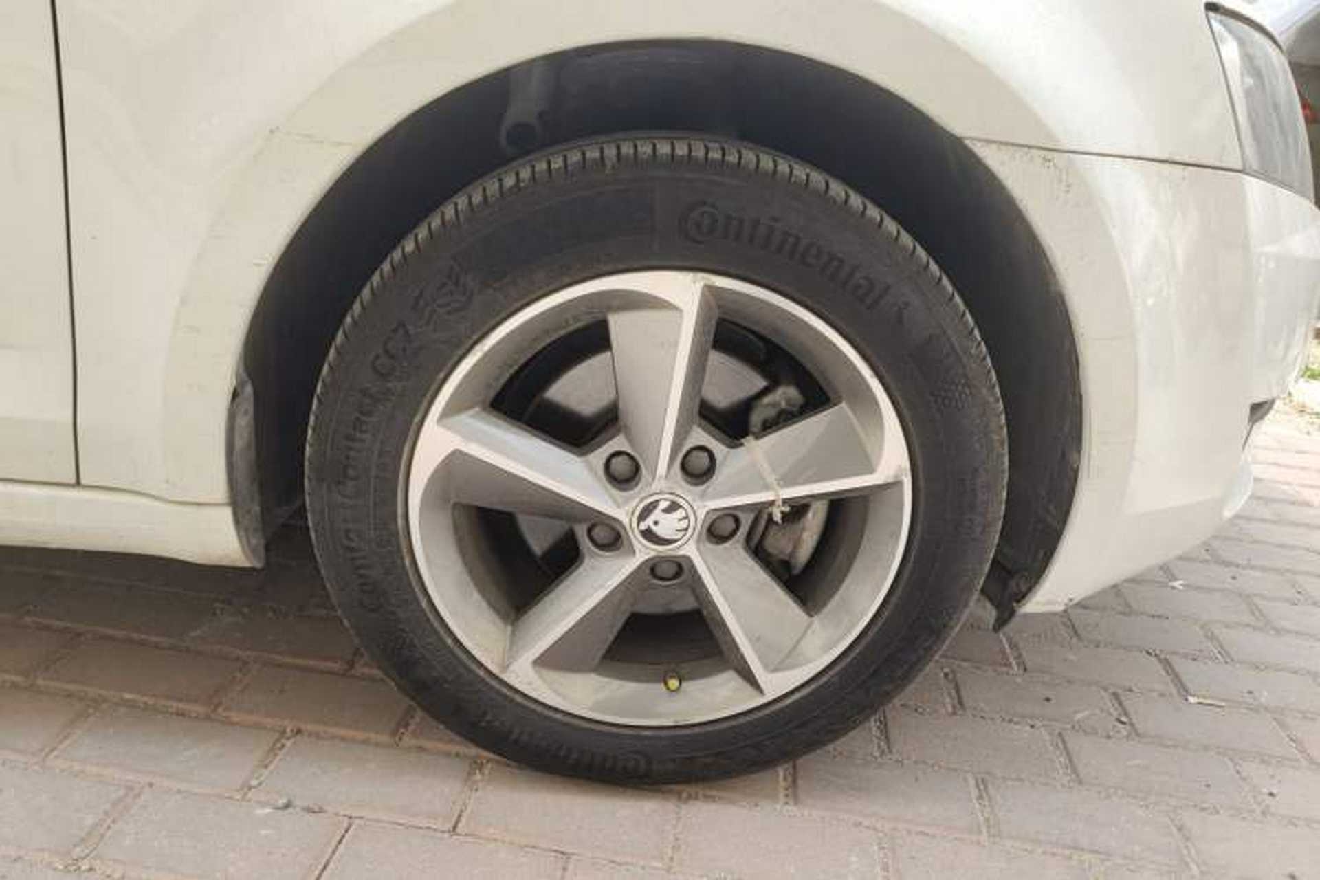 Used Skoda Octavia 2016 TSI280 DSG Smart Drive Edition Right Front Wheel Hub
