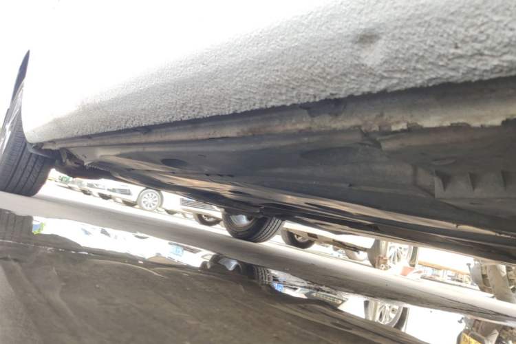 Used Skoda Octavia 2016 1.6L Automatic Smart Drive Edition Right Side Sill