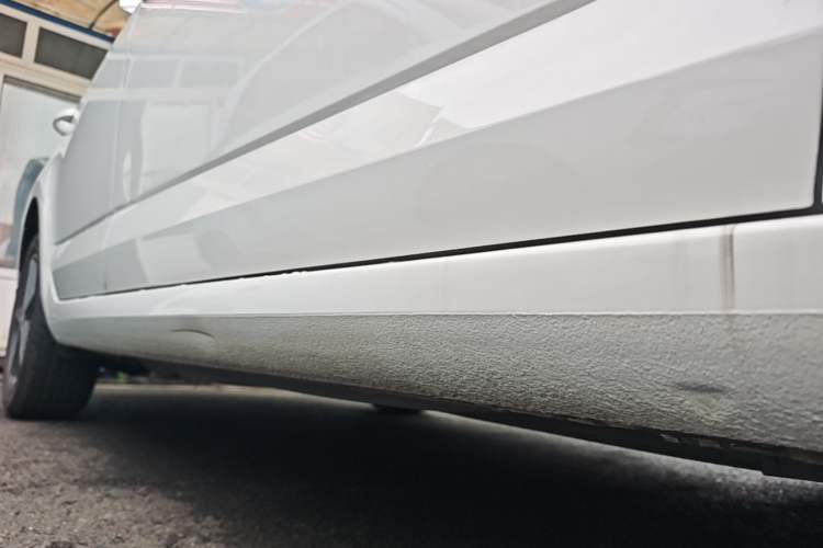Used Skoda Octavia 2016 TSI280 DSG Smart Drive Edition Right Side Sill