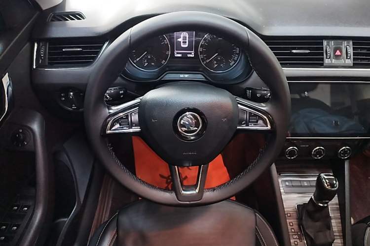 Used Skoda Octavia 2016 1.6L Automatic Smart Drive Edition Steering Wheel