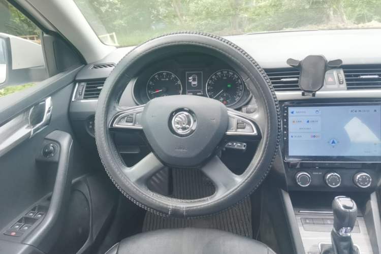Used Skoda Octavia 2016 1.6L Automatic Smart Drive Edition Steering Wheel