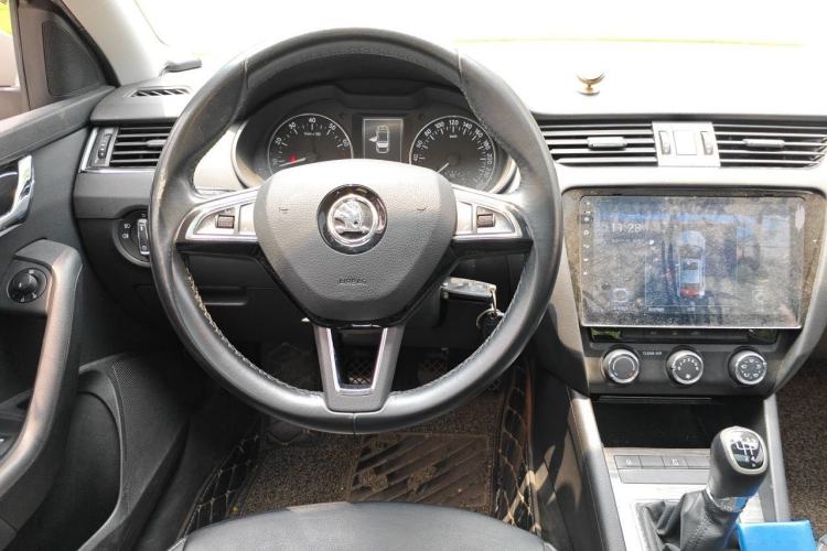 Used Skoda Octavia 2016 1.6L Manual Smart Drive Version Steering Wheel