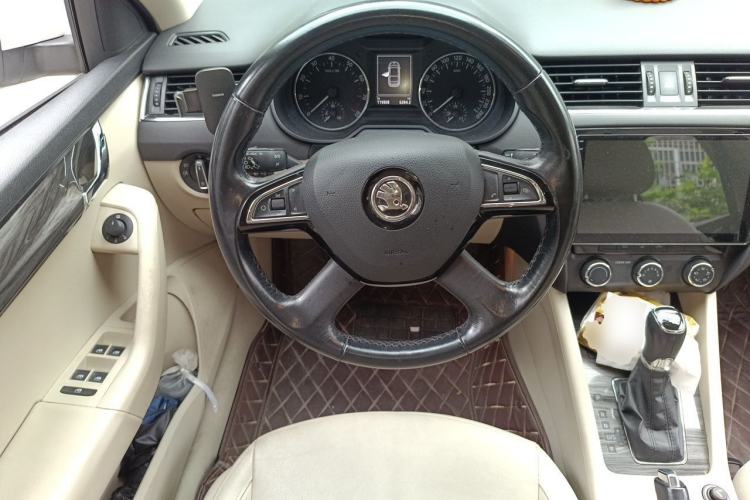 Used Skoda Octavia 2016 1.6L Automatic Smart Drive Edition Steering Wheel
