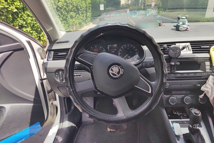 Used Skoda Octavia 2016 1.6L Automatic Chuanxing Edition Steering Wheel