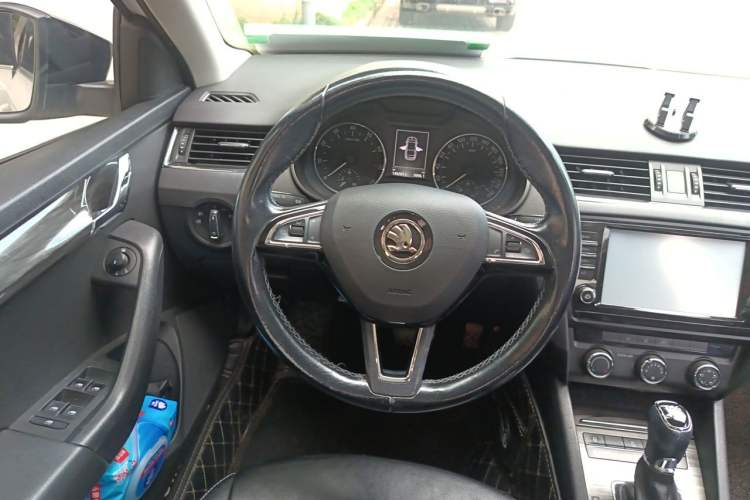 Used Skoda Octavia 2016 TSI280 DSG Smart Drive Edition Steering Wheel