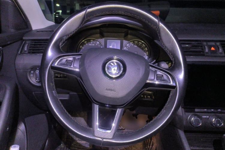 Used Skoda Octavia 2016 1.6L Automatic Smart Drive Edition Steering Wheel