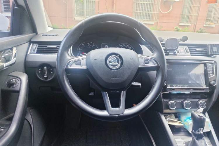 Used Skoda Octavia 2016 1.6L Automatic Smart Drive Edition Steering Wheel