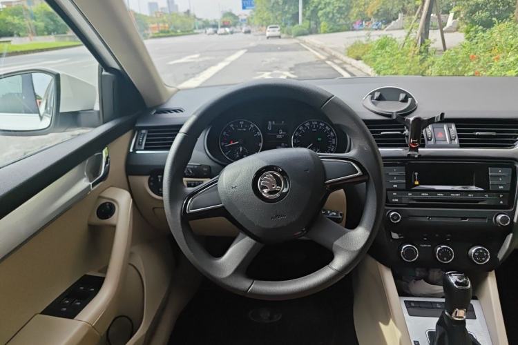 Used Skoda Octavia 2016 1.6L Automatic Chuanxing Edition Steering Wheel