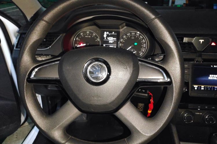 Used Skoda Octavia 2016 1.6L Automatic Chuanxing Edition Steering Wheel