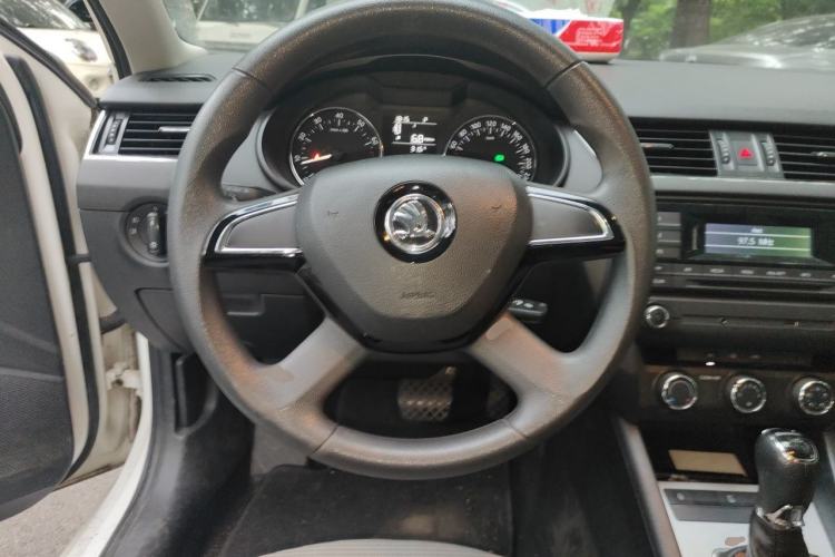 Used Skoda Octavia 2016 1.6L Automatic Chuanxing Edition Steering Wheel
