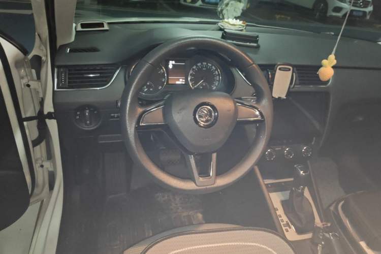 Used Skoda Octavia 2016 TSI280 DSG Advanced Edition Steering Wheel