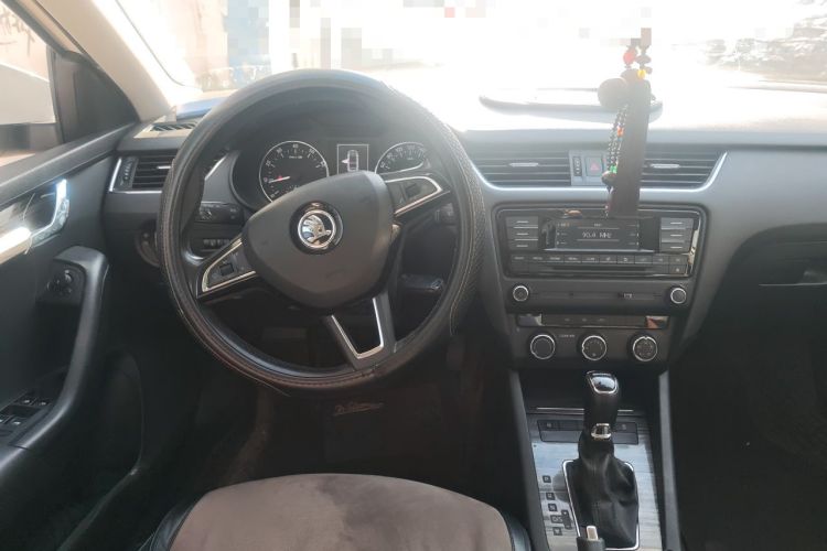 Used Skoda Octavia 2016 1.6L Automatic Smart Drive Edition Steering Wheel