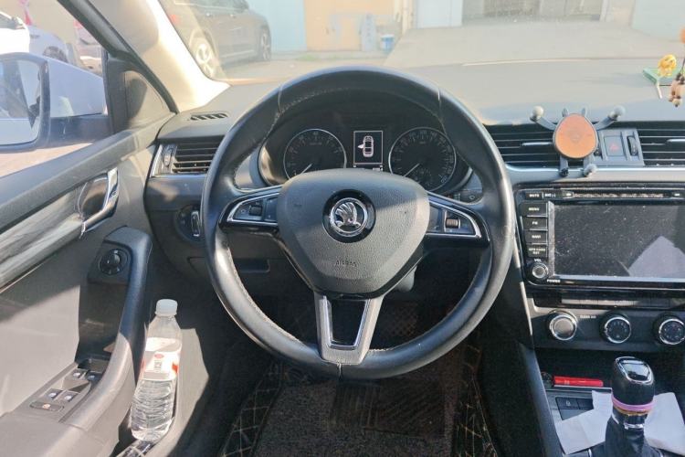 Used Skoda Octavia 2016 1.6L Automatic Smart Drive Edition Steering Wheel