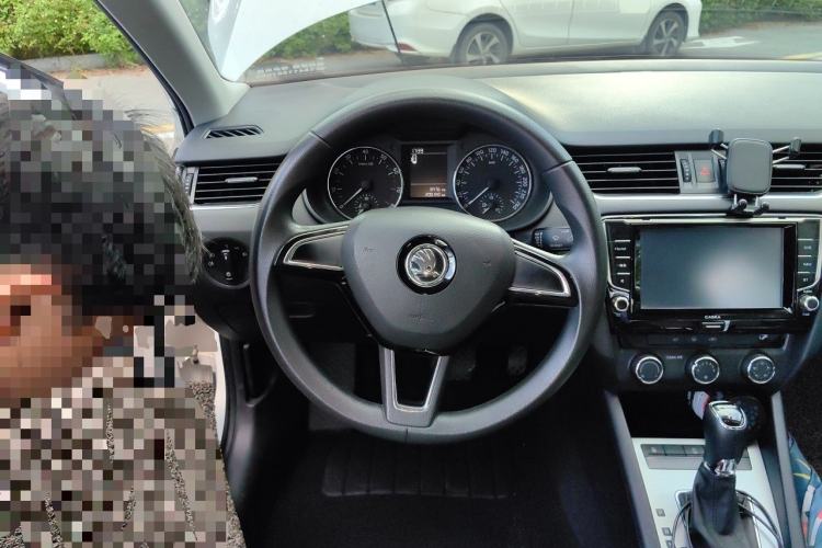 Used Skoda Octavia 2016 1.6L Automatic Chuanxing Edition Steering Wheel