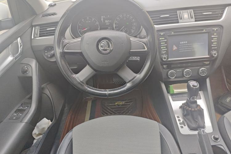 Used Skoda Octavia 2016 1.6L Automatic Chuanxing Edition Steering Wheel