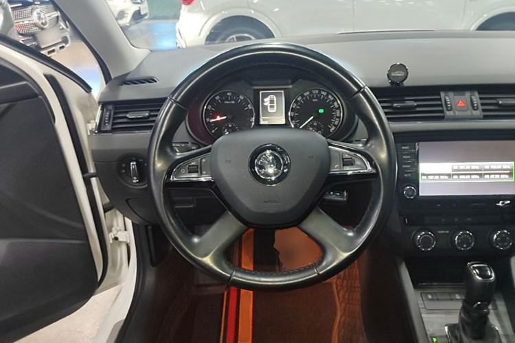 Used Skoda Octavia 2016 1.6L Automatic Smart Drive Edition Steering Wheel
