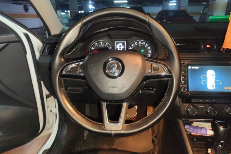 Used Skoda Octavia 2016 1.6L Automatic Smart Drive Edition Steering Wheel