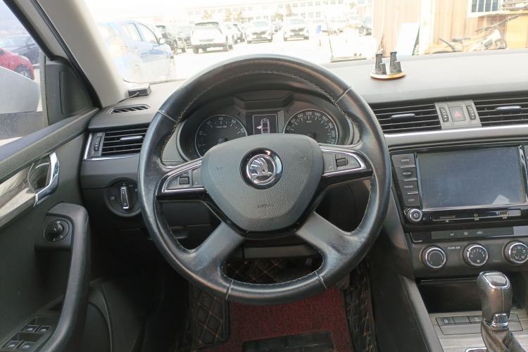 Used Skoda Octavia 2016 1.6L Automatic Smart Drive Edition Steering Wheel
