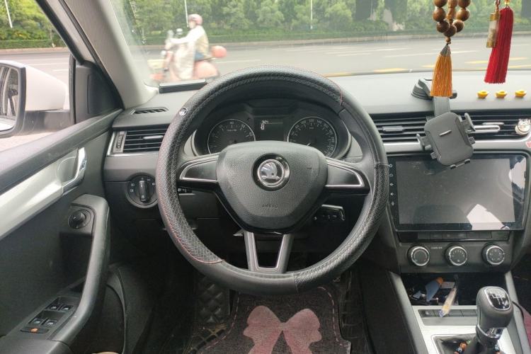 Used Skoda Octavia 2016 1.6L Manual Trend Edition Steering Wheel
