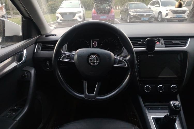 Used Skoda Octavia 2016 1.6L Manual Smart Drive Version Steering Wheel