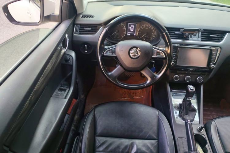 Used Skoda Octavia 2016 1.6L Automatic Smart Drive Edition Steering Wheel