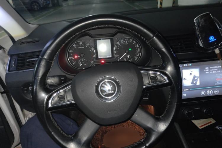 Used Skoda Octavia 2016 1.6L Automatic Smart Drive Edition Steering Wheel