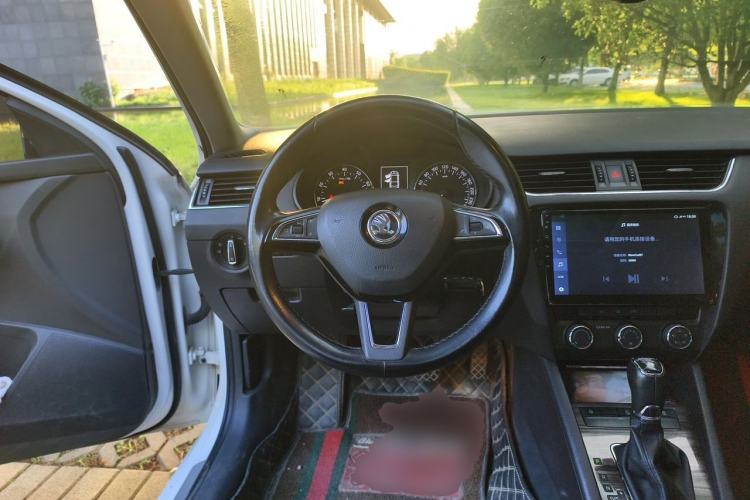 Used Skoda Octavia 2016 1.6L Automatic Smart Drive Edition Steering Wheel