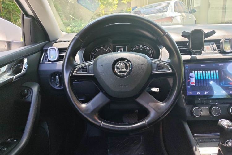 Used Skoda Octavia 2016 TSI280 DSG Smart Drive Edition Steering Wheel