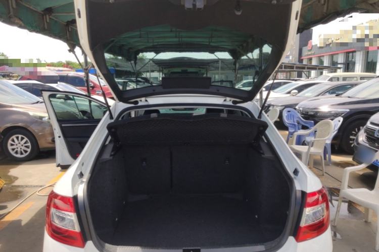Used Skoda Octavia 2016 1.6L Automatic Smart Drive Edition Trunk