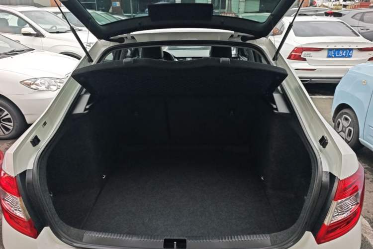 Used Skoda Octavia 2016 TSI280 DSG Smart Drive Edition Trunk