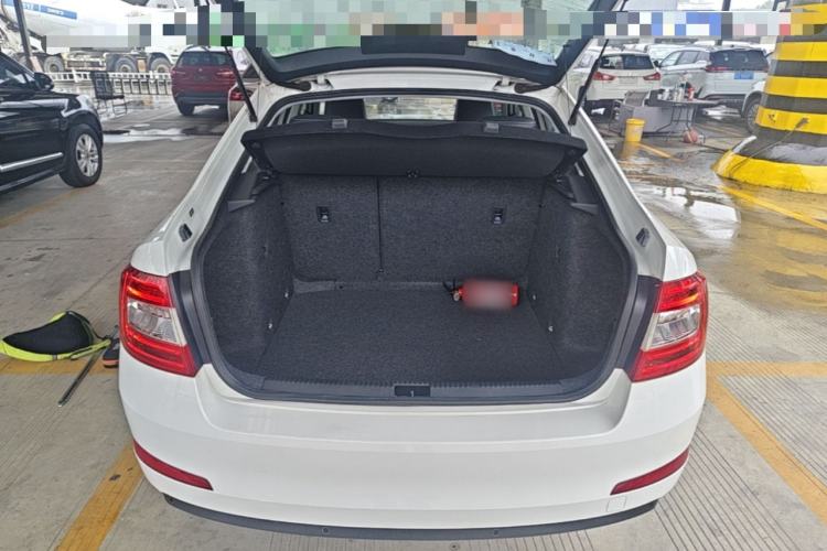 Used Skoda Octavia 2016 1.6L Automatic Chuanxing Edition Trunk