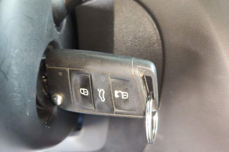 Used Skoda Octavia 2016 1.6L Automatic Smart Drive Edition Vehicle Key