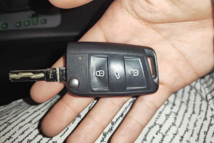Used Skoda Octavia 2016 1.6L Automatic Chuanxing Edition Vehicle Key