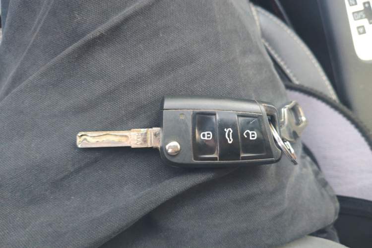 Used Skoda Octavia 2016 1.6L Automatic Chuanxing Edition Vehicle Key