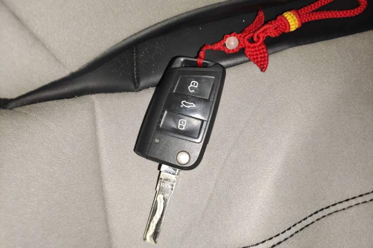 Used Skoda Octavia 2016 1.6L Automatic Chuanxing Edition Vehicle Key