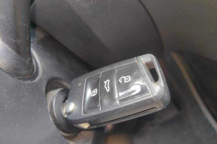 Used Skoda Octavia 2016 1.6L Automatic Chuanxing Edition Vehicle Key